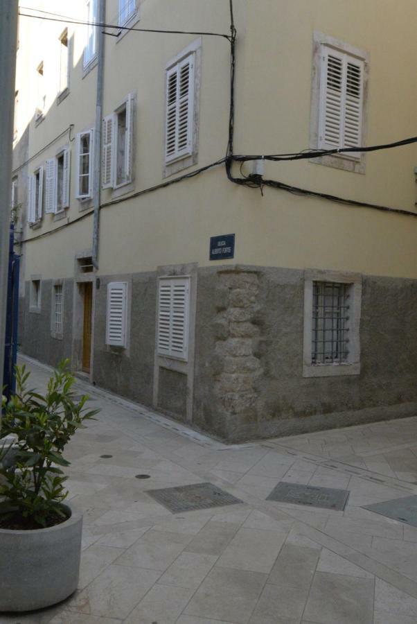 Apartments And Rooms Oliva Cres Exterior foto