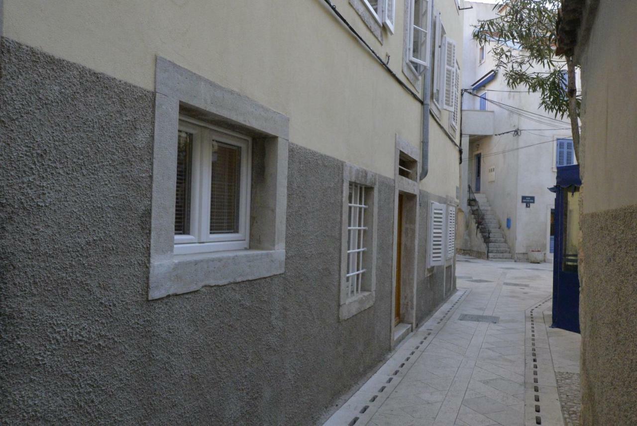 Apartments And Rooms Oliva Cres Exterior foto