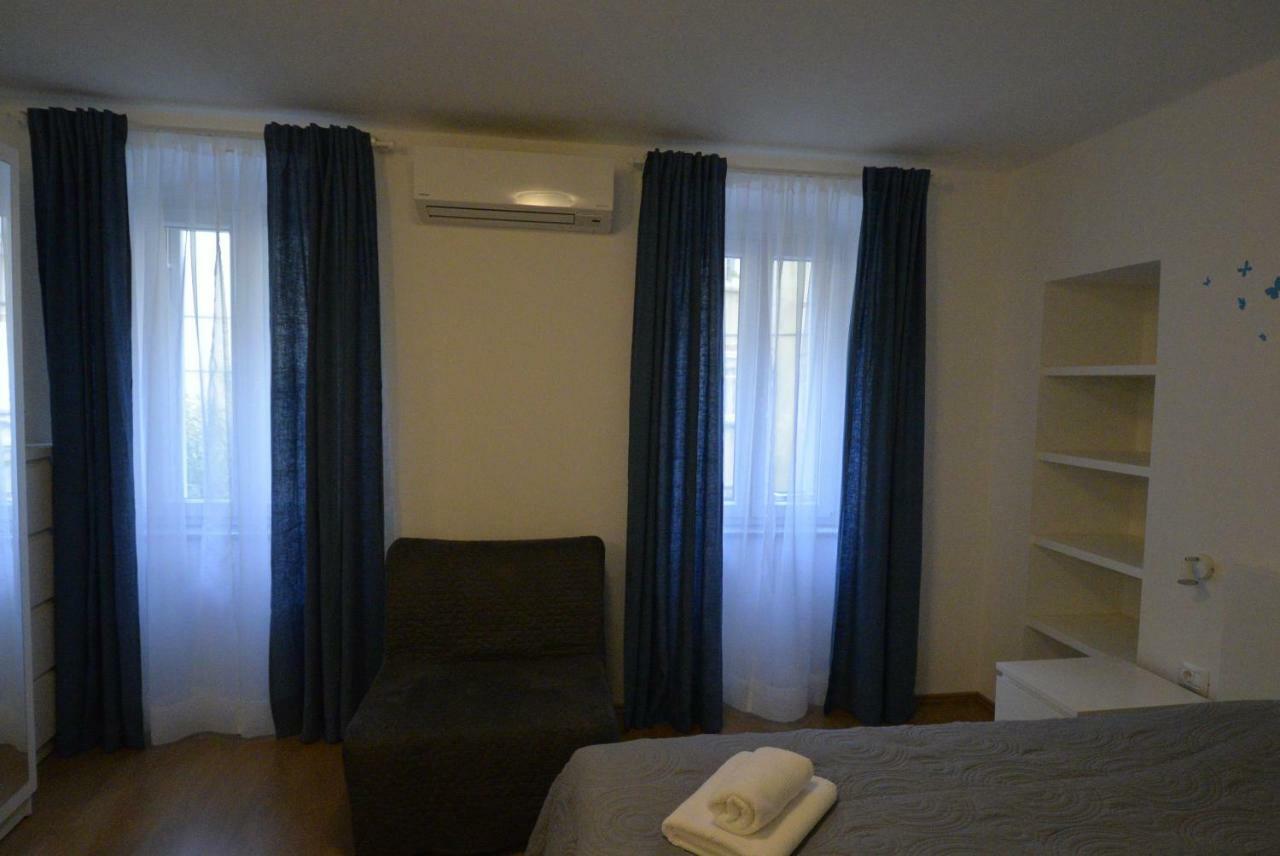 Apartments And Rooms Oliva Cres Exterior foto