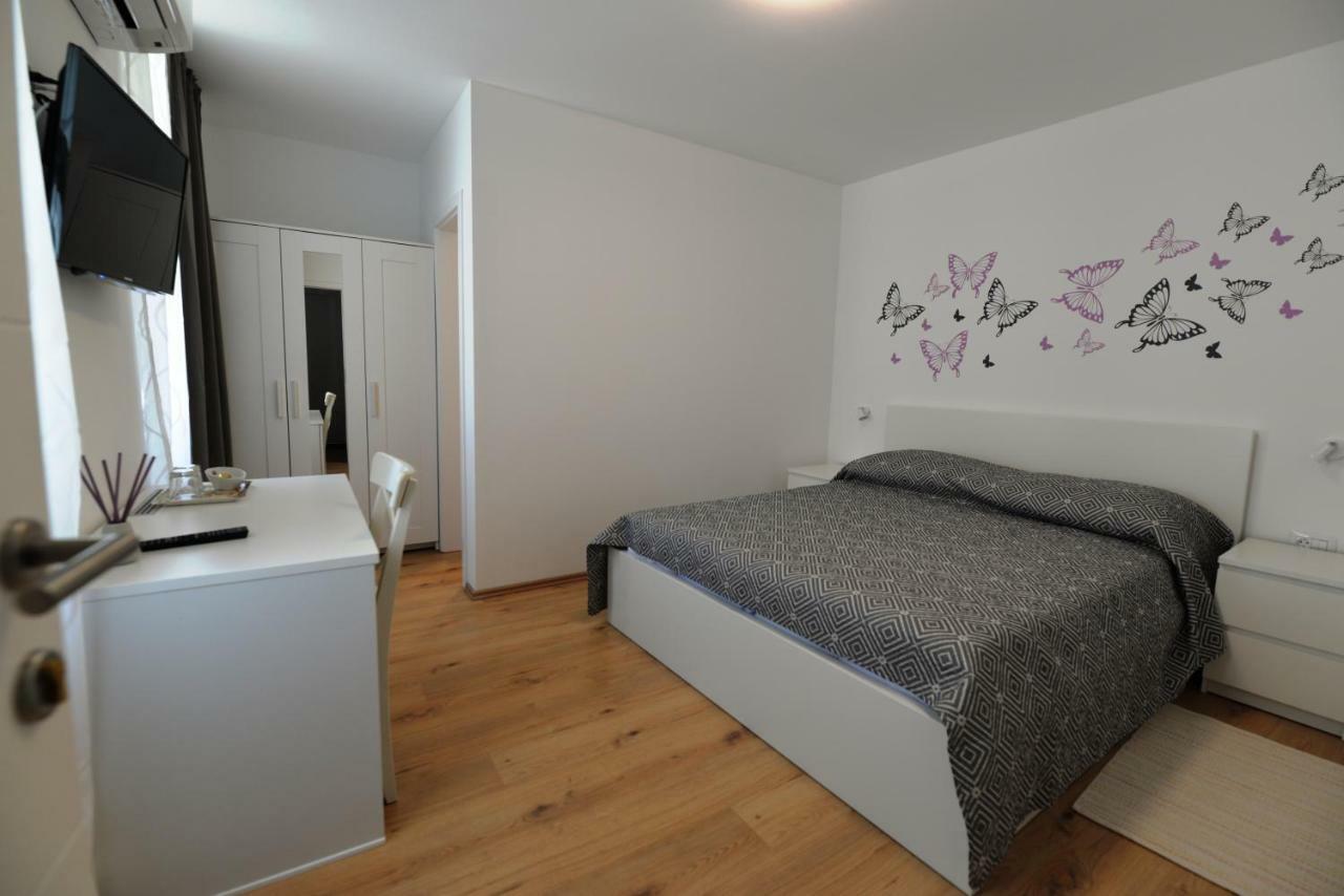 Apartments And Rooms Oliva Cres Exterior foto