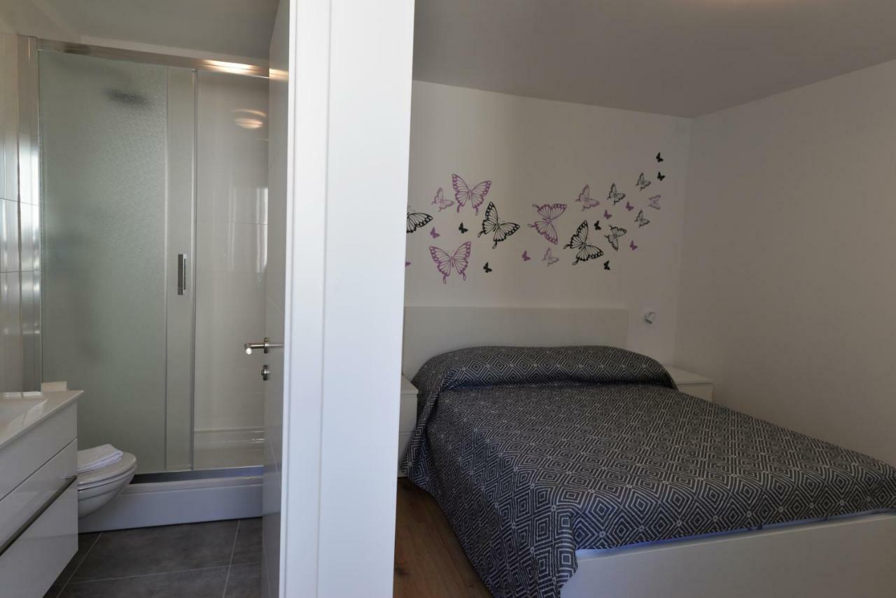 Apartments And Rooms Oliva Cres Exterior foto